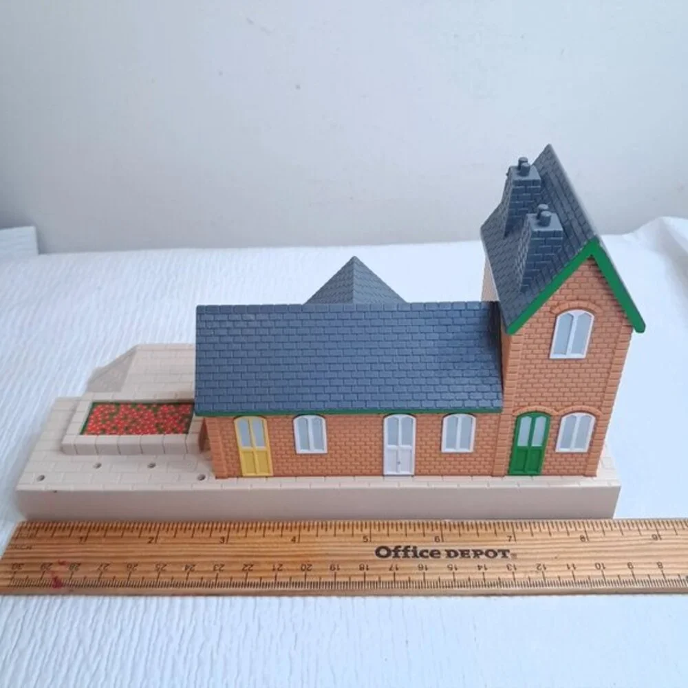 Thomas the Train Friends Maithwaite Station Building trackmaster motorized track